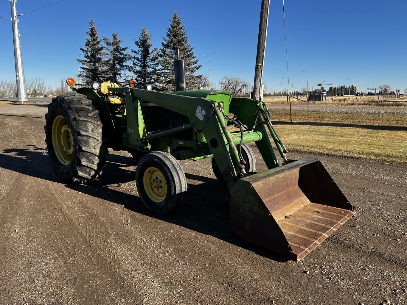 1975 John Deere 2130 Tractor with Loader • John Deere 2130B Tractor 2WD #11252 BP