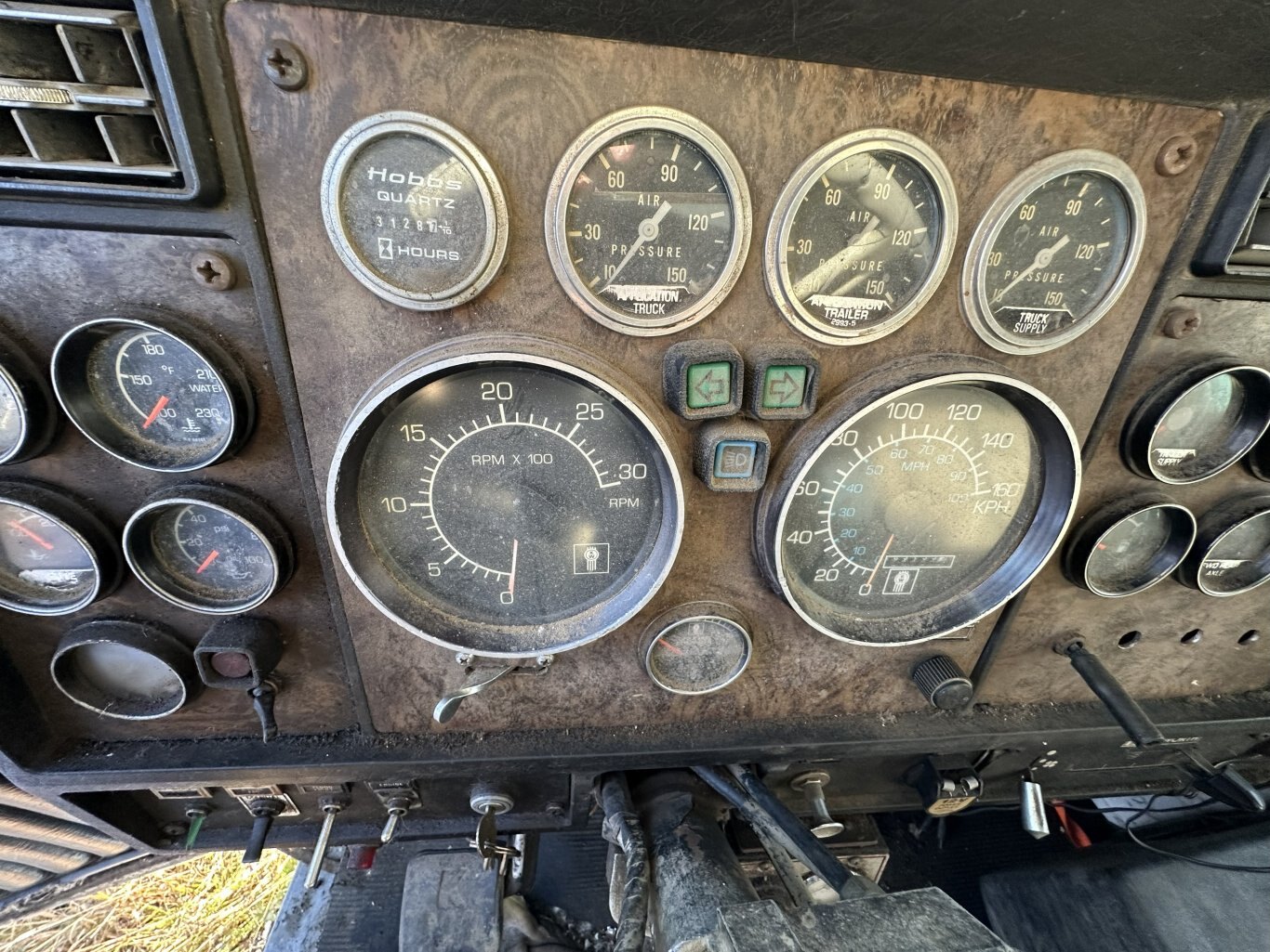 1985 Kenworth W900 Tandem Sanding Truck #11224 DP