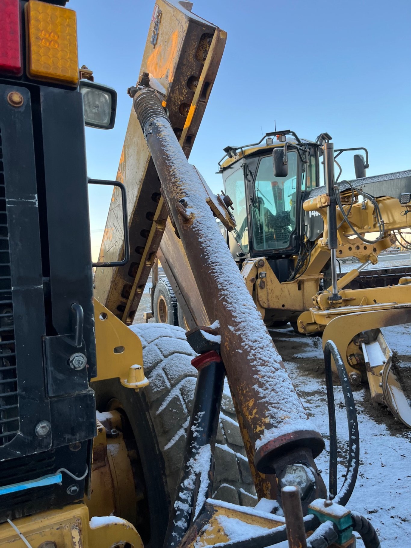 CAT 160M 140M Snow Wing CAT and WBM #11282 JPH