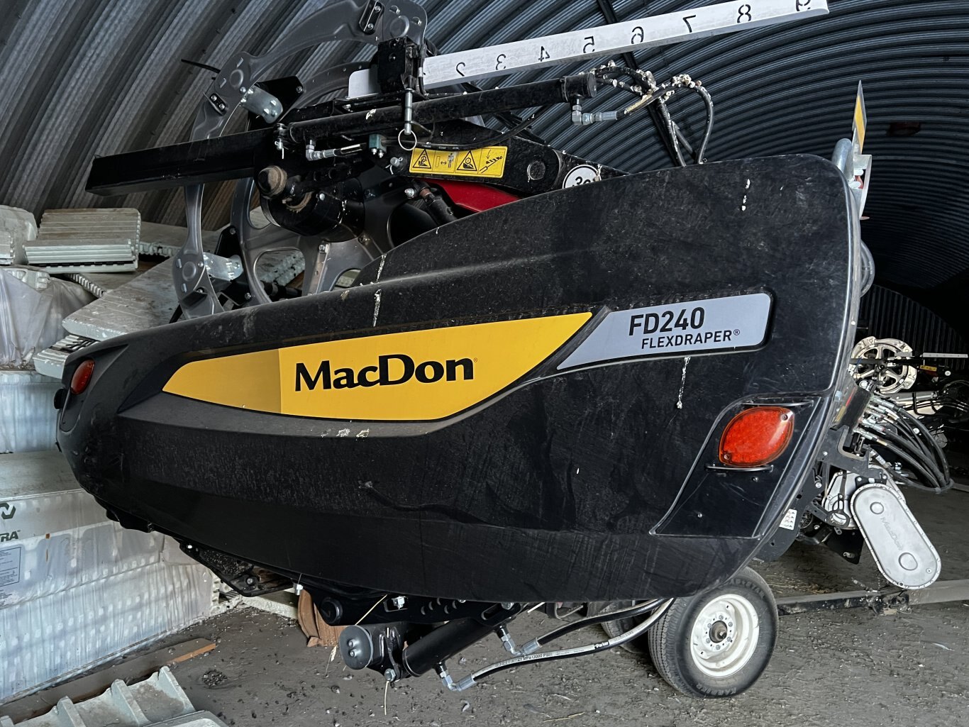 2022 Macdon FD240 FlexDraper Header 40ft *** 2 Headers Available *** • FD2 Draper • 40 ft FlexDraper Header #11289 BP