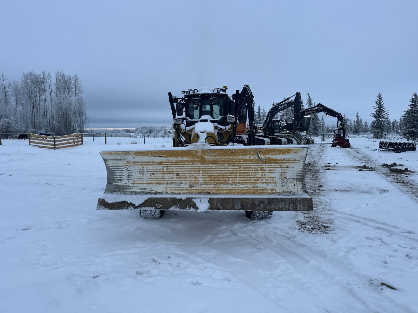2018 CAT 160M VHP Plus AWD Motor Grader w/ Front Blade, Ripper & Snow Wing #11316 DP
