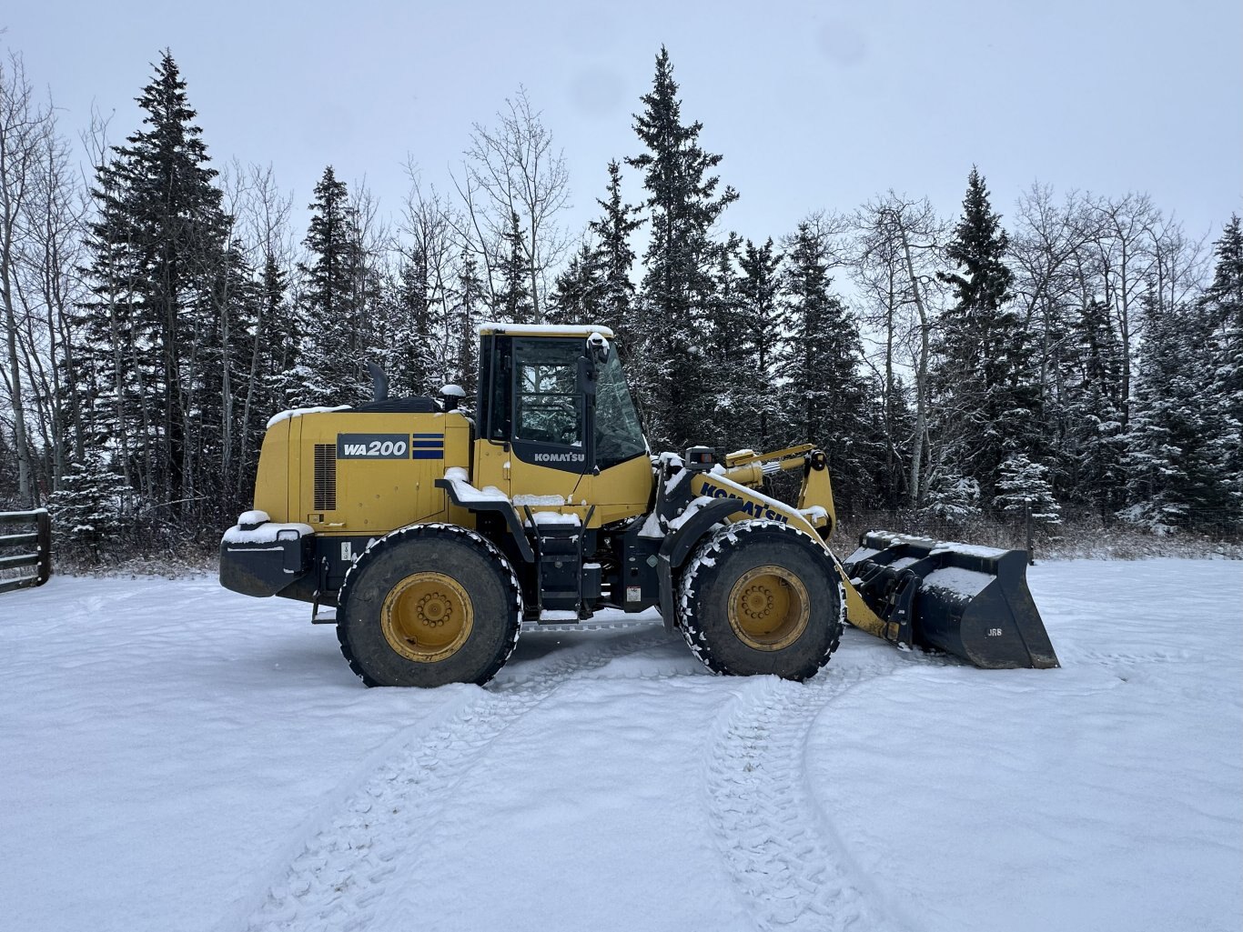 2019 Komatsu WA200 8 Wheel Loader w/ Bucket #11312 DP