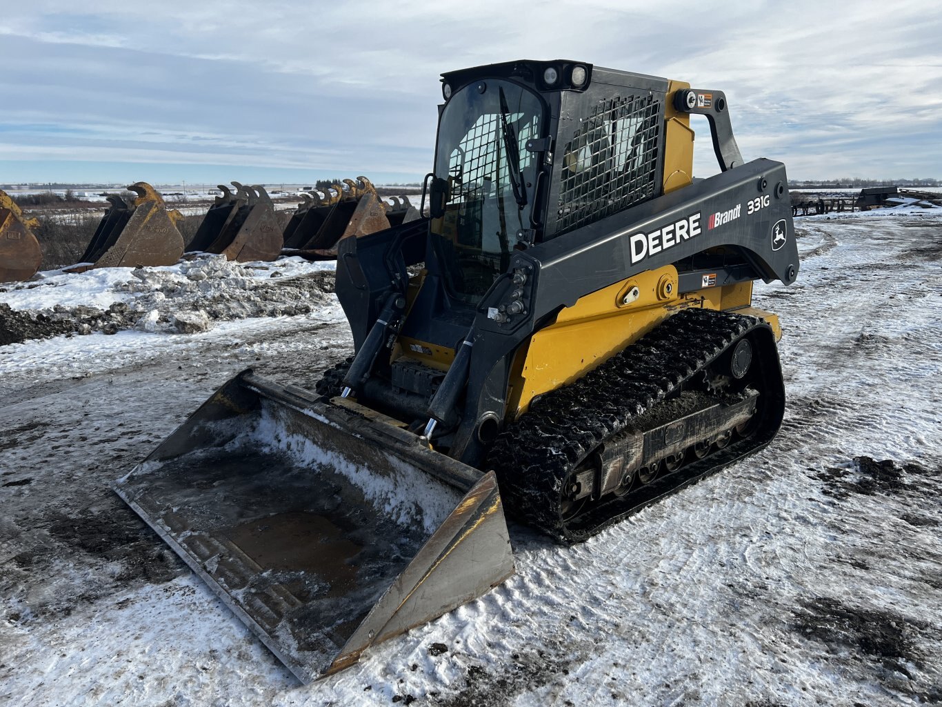 2017 Deere 331G Skid Steer with Bucket • Tracked Skid • Compact Track Loader #11323 BP