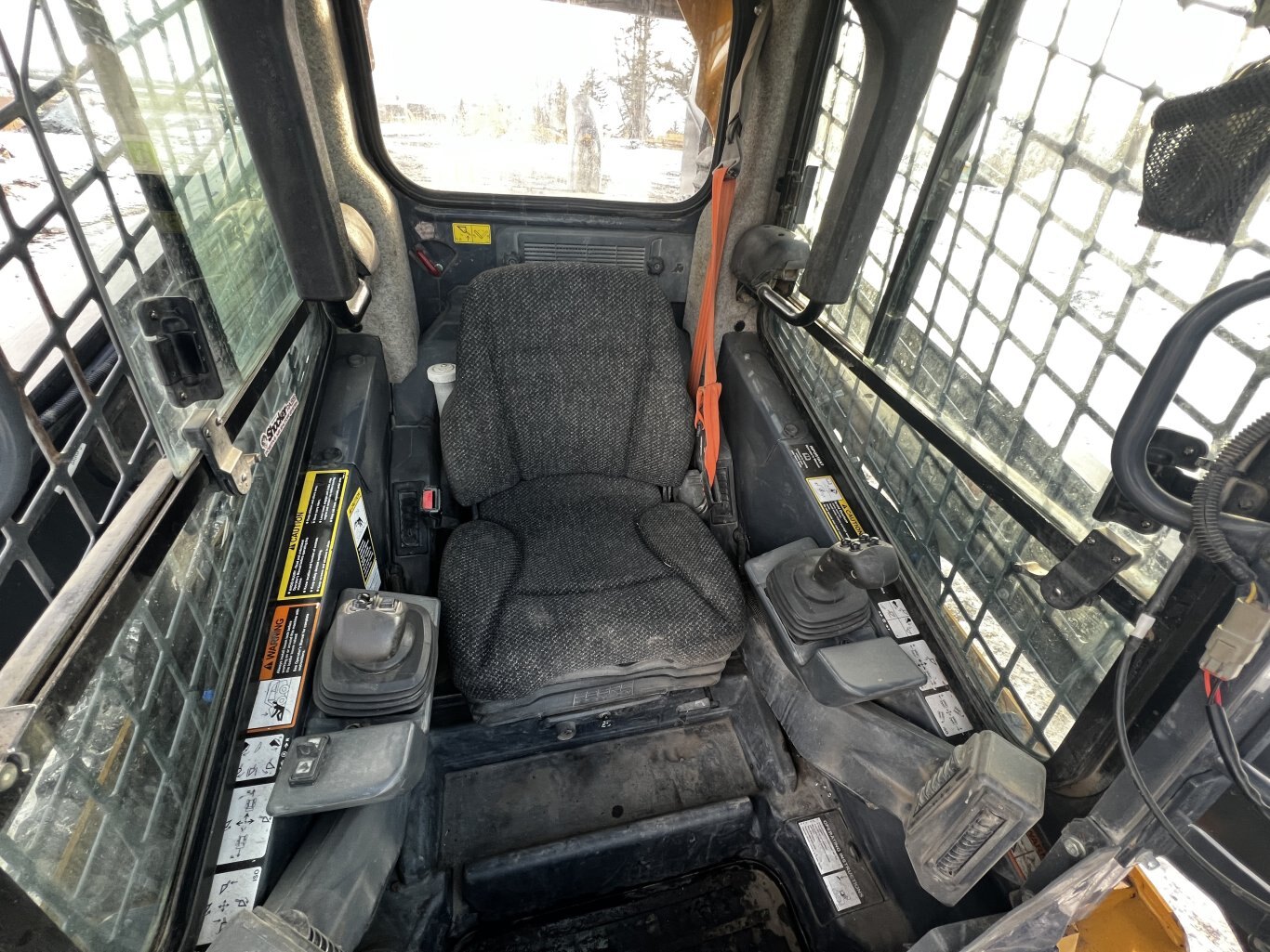 2017 Deere 331G Skid Steer with Bucket • Tracked Skid • Compact Track Loader #11323 BP