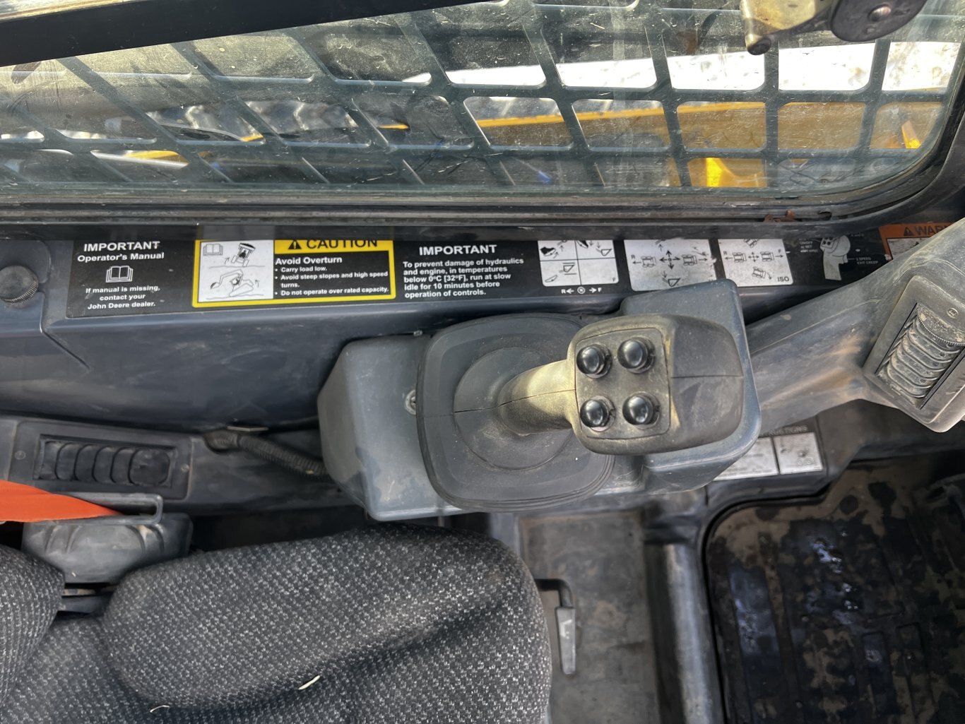 2017 Deere 331G Skid Steer with Bucket • Tracked Skid • Compact Track Loader #11323 BP