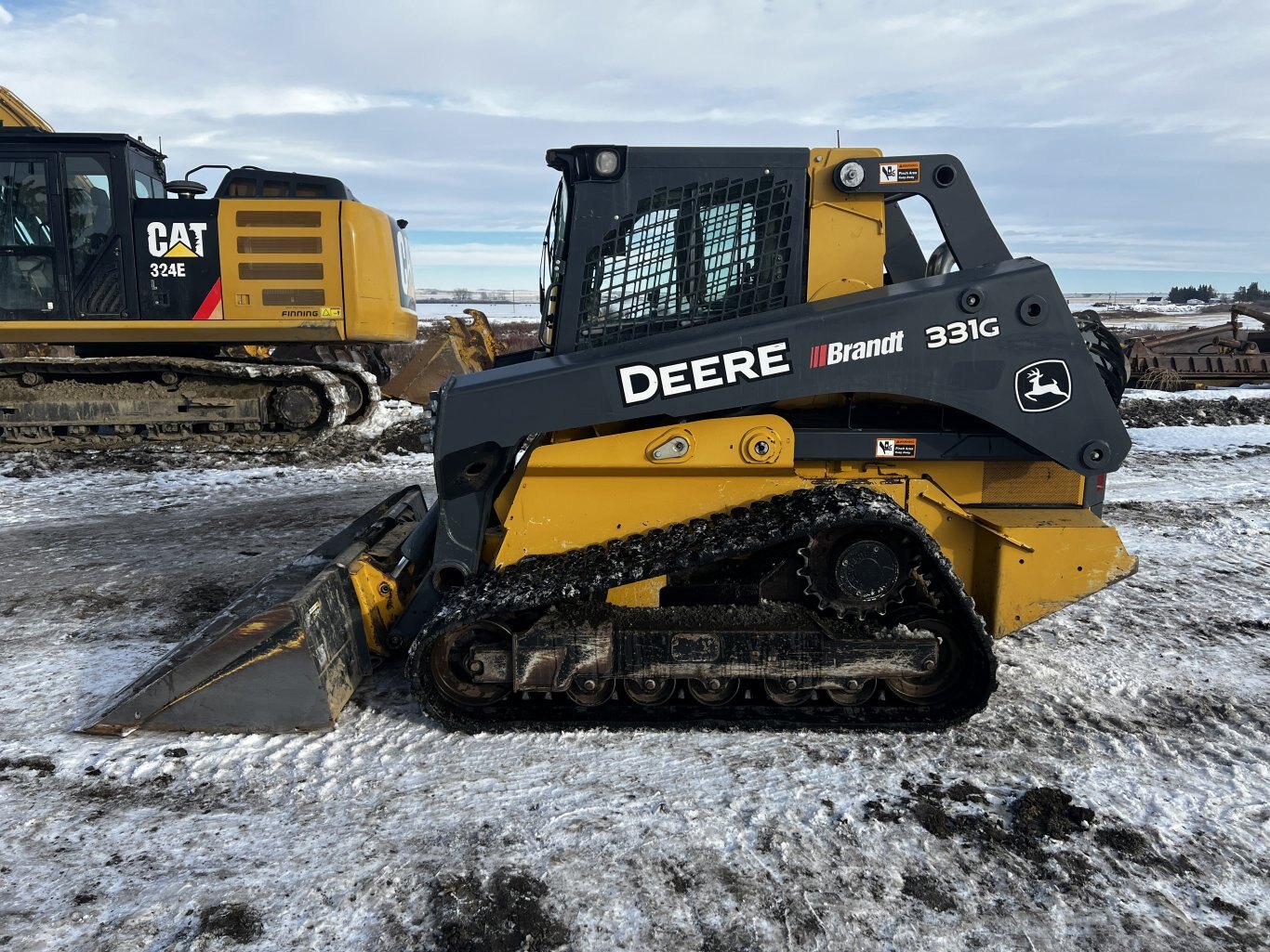 2017 Deere 331G Skid Steer with Bucket • Tracked Skid • Compact Track Loader #11323 BP