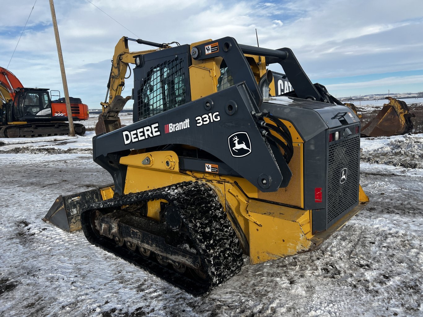 2017 Deere 331G Skid Steer with Bucket • Tracked Skid • Compact Track Loader #11323 BP