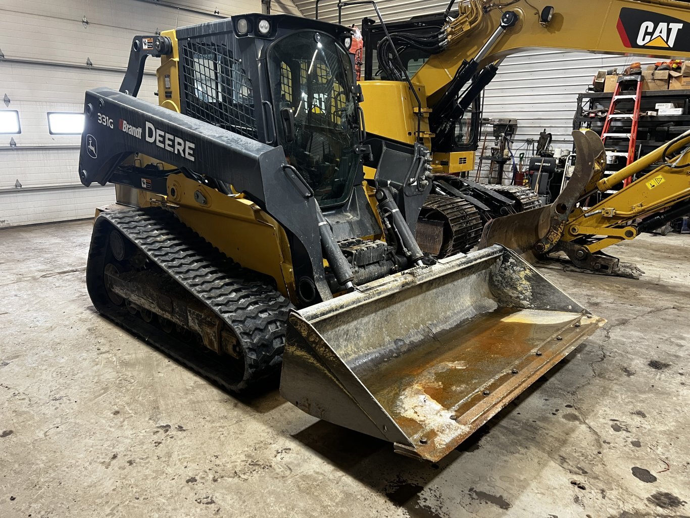 2017 Deere 331G Skid Steer with Bucket • Tracked Skid • Compact Track Loader #11324 BP