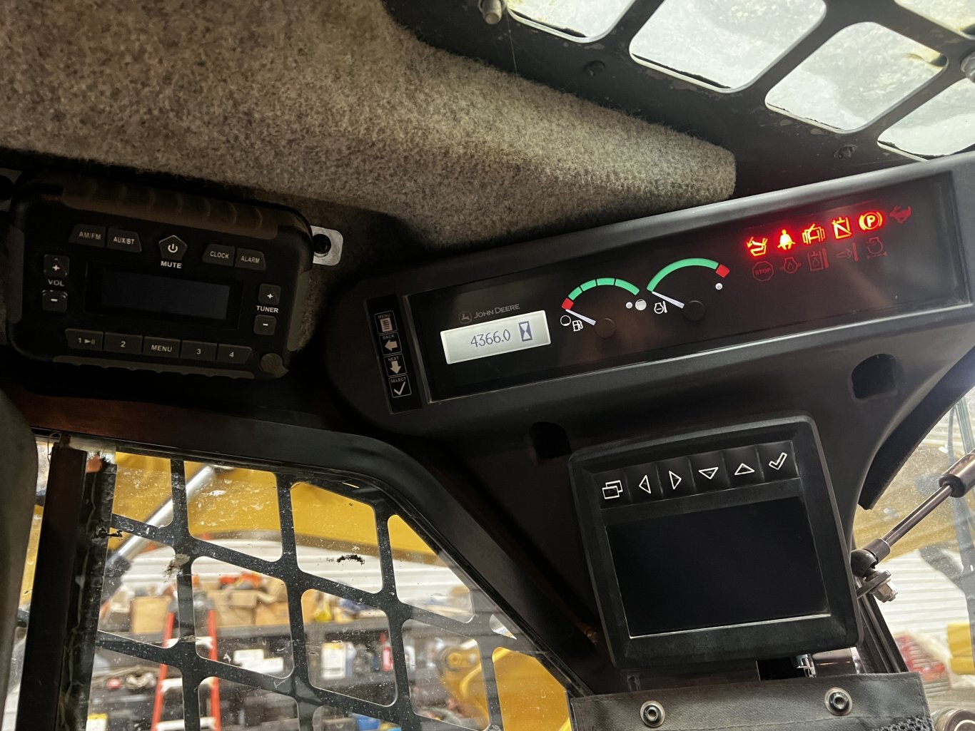 2017 Deere 331G Skid Steer with Bucket • Tracked Skid • Compact Track Loader #11324 BP