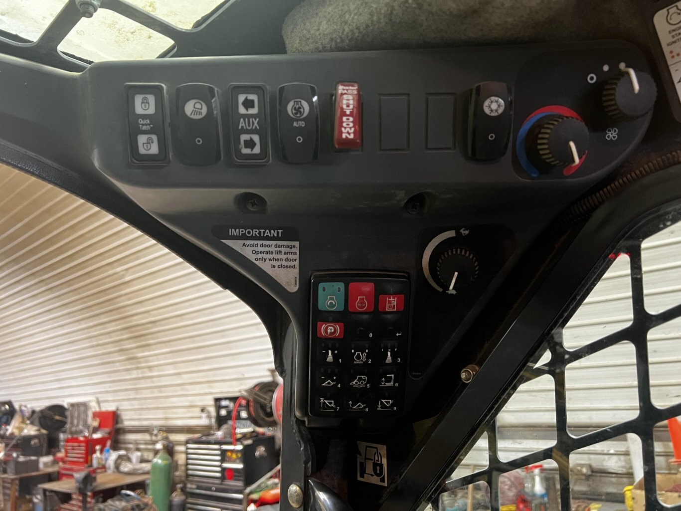 2017 Deere 331G Skid Steer with Bucket • Tracked Skid • Compact Track Loader #11324 BP