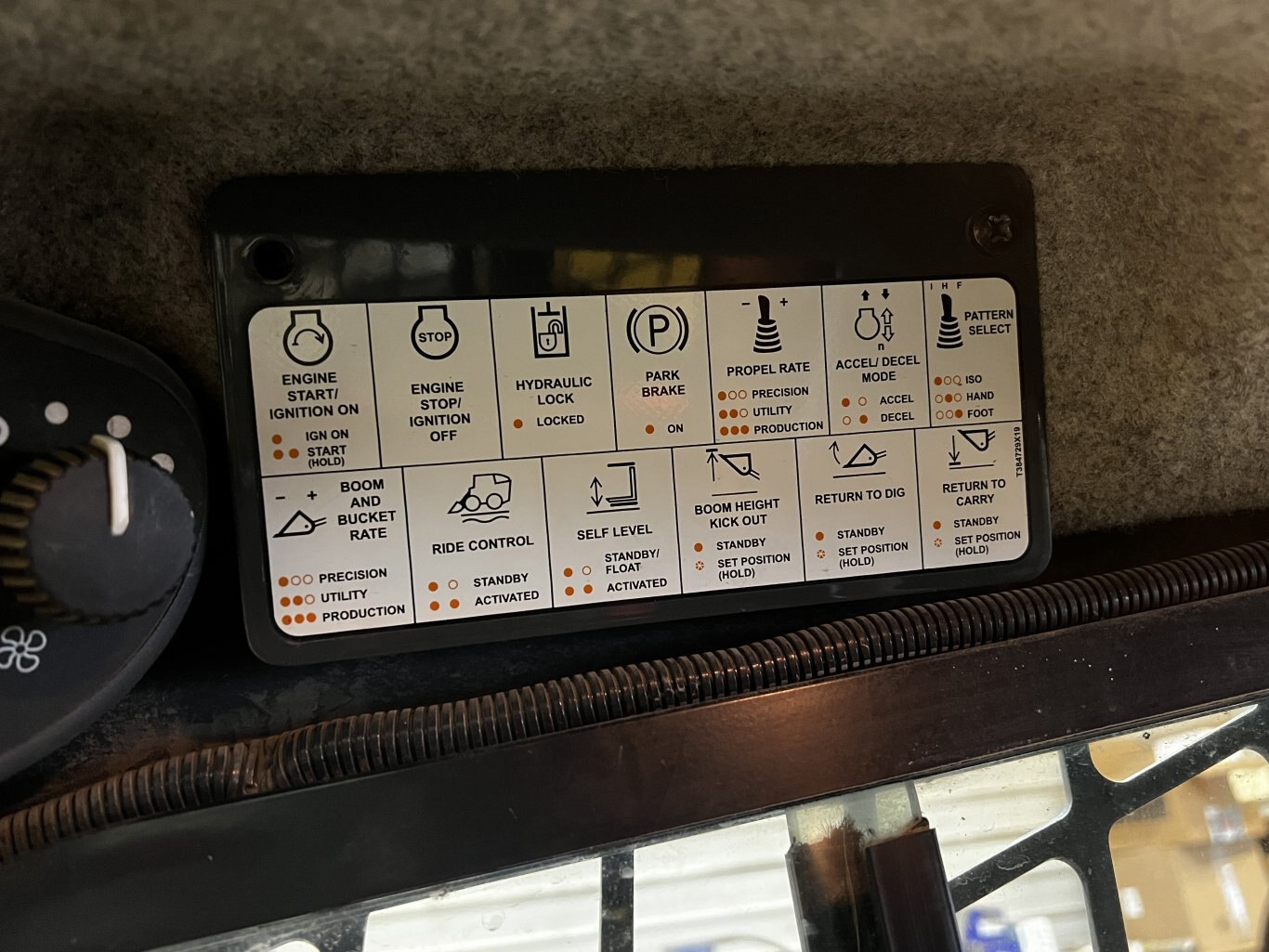 2017 Deere 331G Skid Steer with Bucket • Tracked Skid • Compact Track Loader #11324 BP
