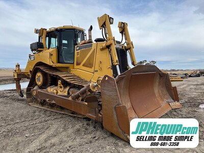 2009 Caterpillar D8T Dozer with SU Blade & Multi-shank Ripper • Cat D8T *** 420 Hours on New Engine *** #12261 BP