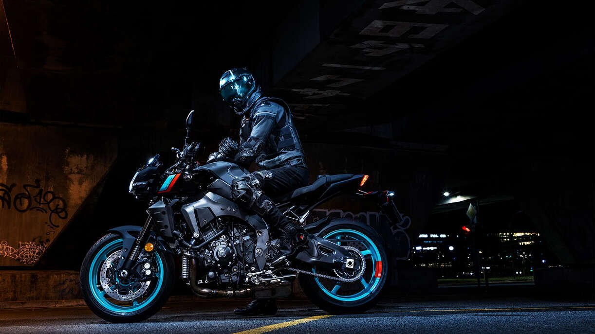 2023 Yamaha MT 10 Cyan Storm