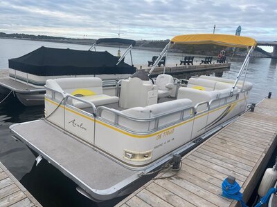 18ft Avalon Pontoon Boat
