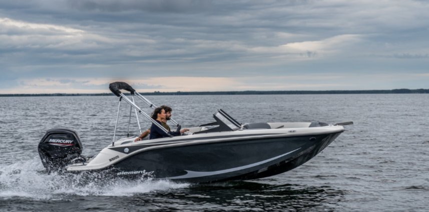 2024 Bayliner M17 Dark Grey Hull