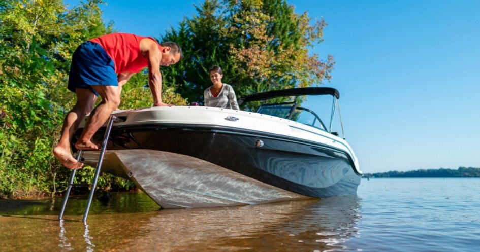 2024 Bayliner DX2000 Blue Hull Sides (White Bottom)