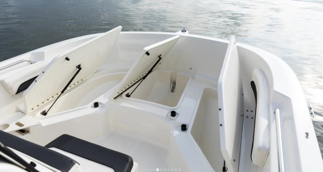 2024 Bayliner T20CC Blue Hull Sides (White Bottom)