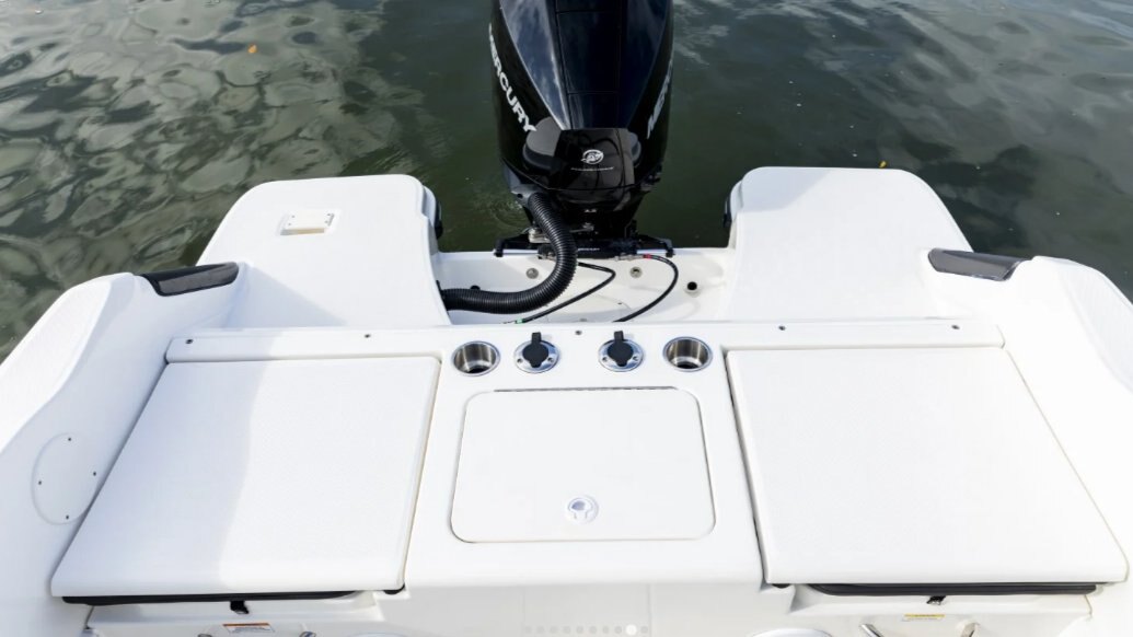 2024 Bayliner T20CC Blue Hull Sides (White Bottom)