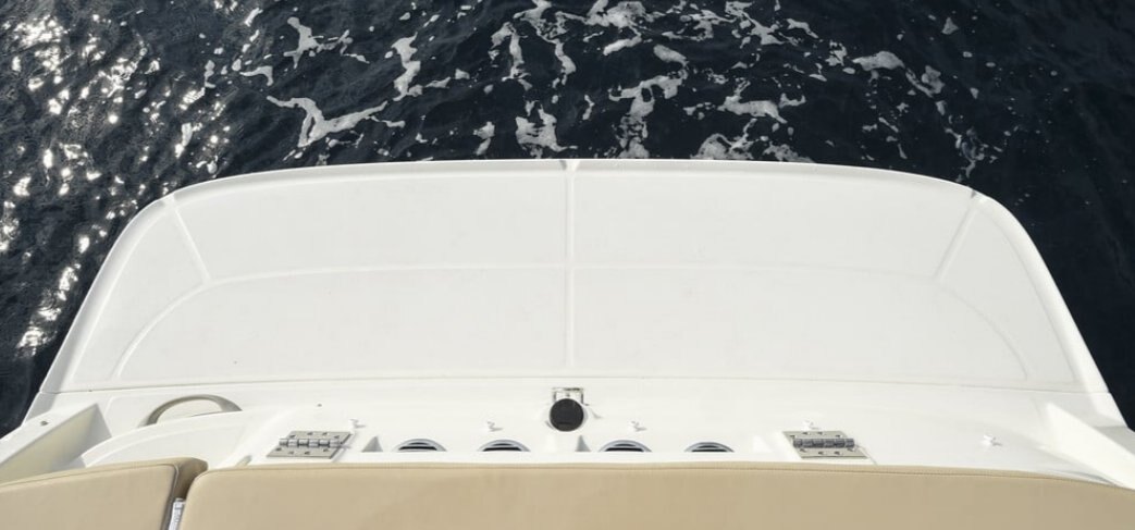 2024 Bayliner VR5 Blue Hull Sides (White Bottom)