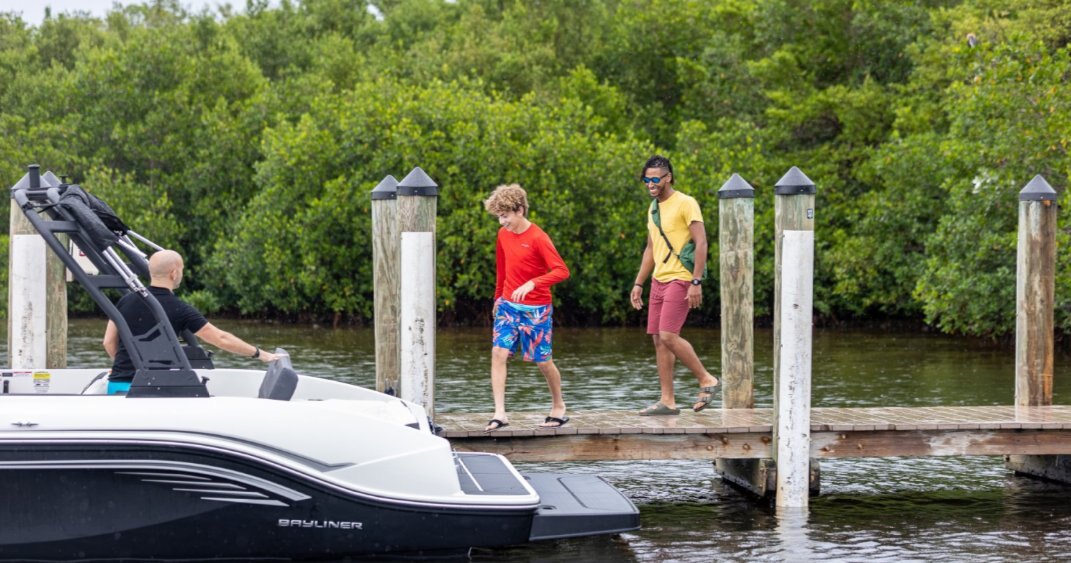 2024 Bayliner DX2050 Gray Hull Sides (White Bottom)