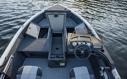 2024 Crestliner 1750 Hawk Bright White exterior & Gray interior