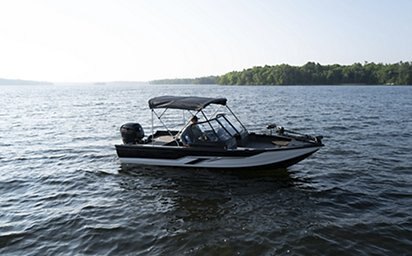 2024 Crestliner 1850 FISH HAWK Black Metallic base w/True Blue Metallic accent & Gray interior