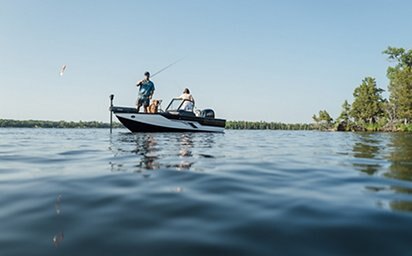 2024 Crestliner 1850 FISH HAWK Black Metallic base w/True Blue Metallic accent & Gray interior