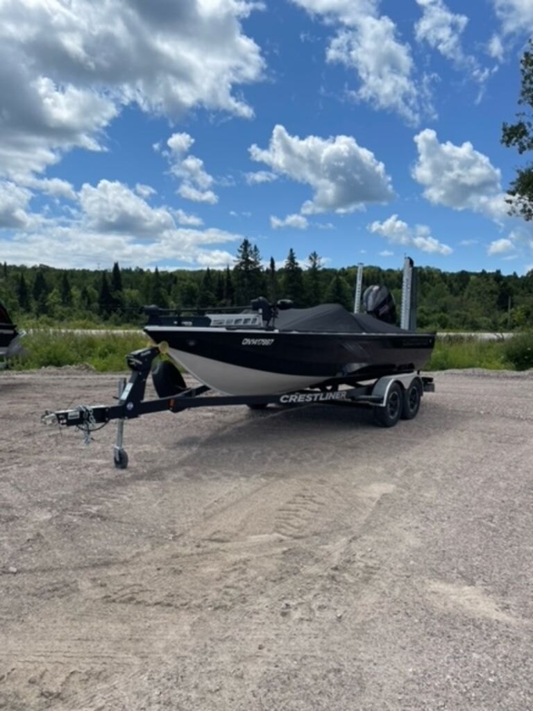 2021 Crestliner 1850 Bass Hawk Bucket