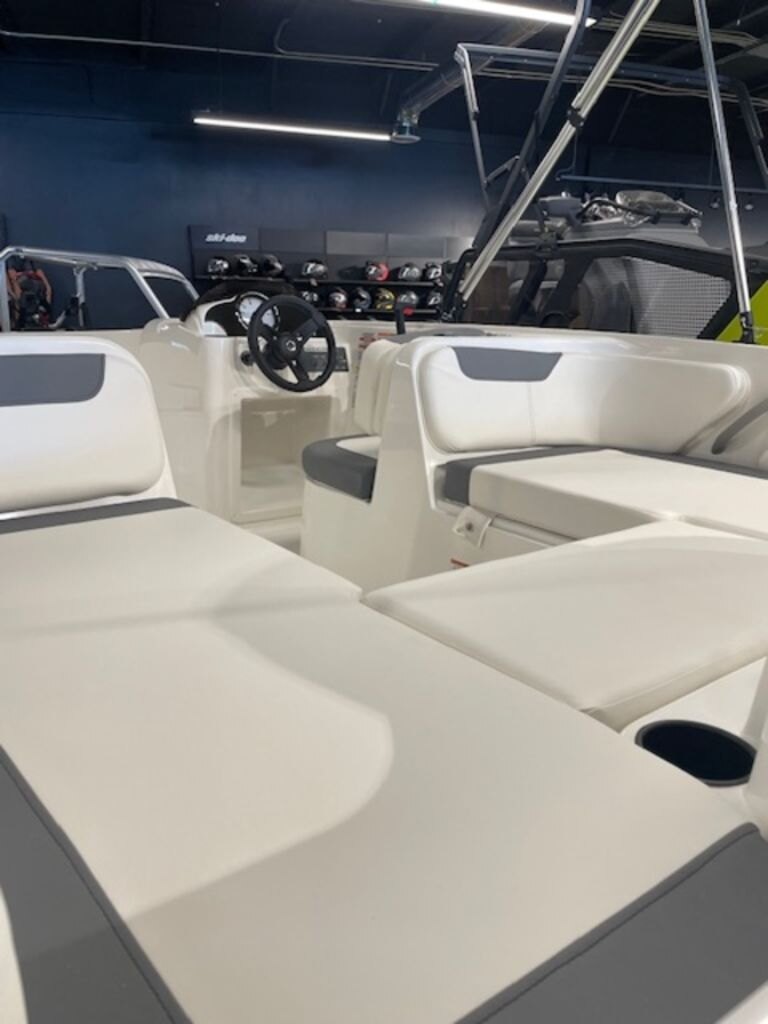 2023 Bayliner Element E18