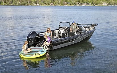 2024 Crestliner 2250 SPORTFISH Bright White base w/Fire Red Metallic accent & Gray interior