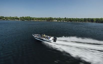 2024 Crestliner 1950 SPORTFISH Bright White base w/True Blue Metallic accent & Gray interior