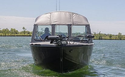 2024 Crestliner 2050 COMMANDER Black Metallic base w/Silver Metallic accent & Gray interior