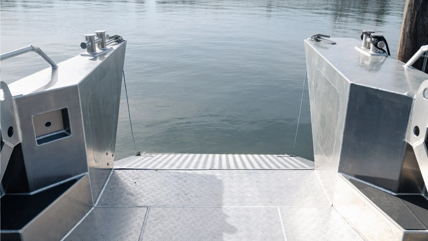 2026 LANDX X7 with Yamaha F200XD TORONTO BOAT SHOW