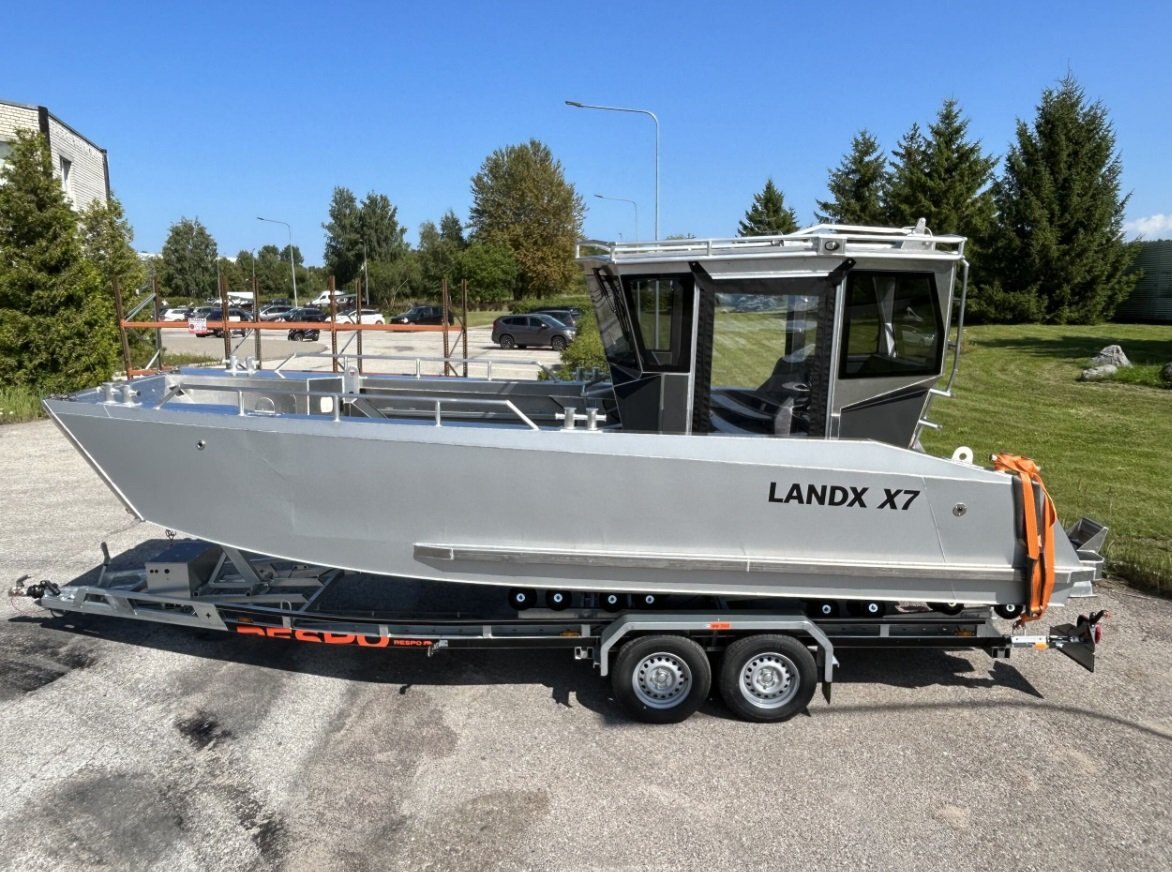 2026 LANDX X7 with Yamaha F200XD TORONTO BOAT SHOW