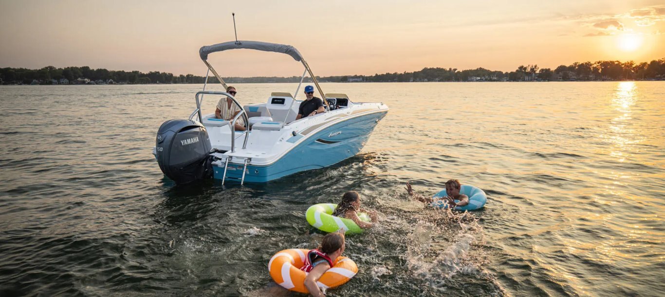 Hurricane SunDeck Sport 2050 OB