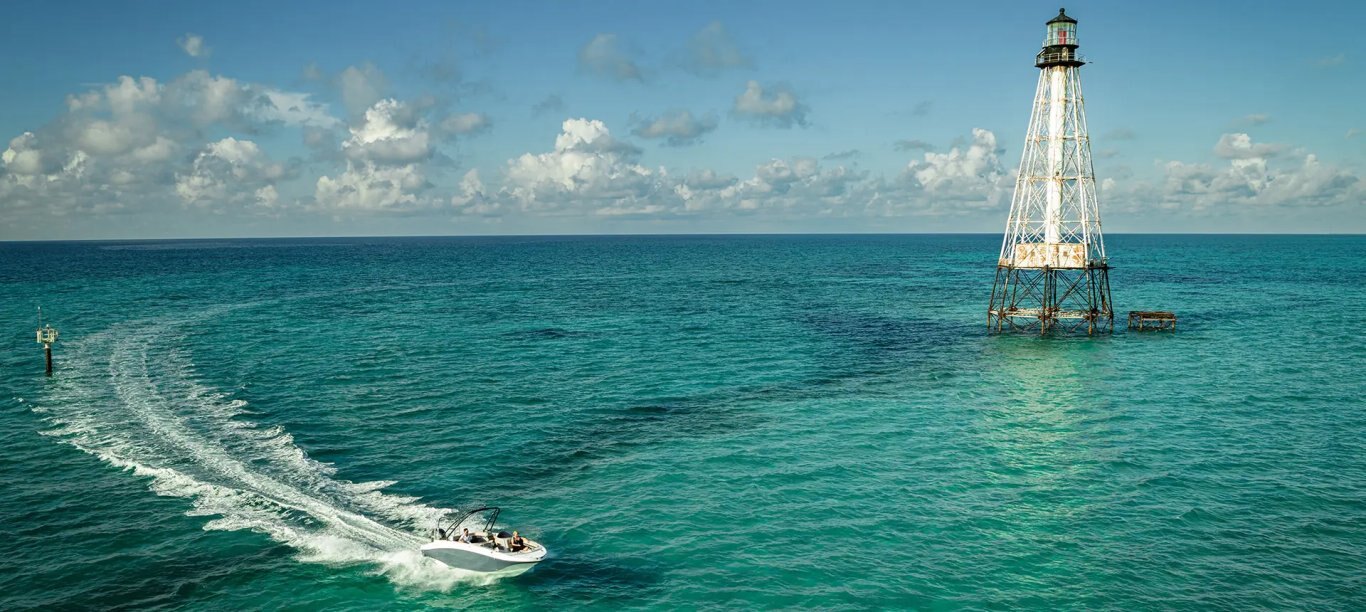 Hurricane SunDeck Sport 218 OB