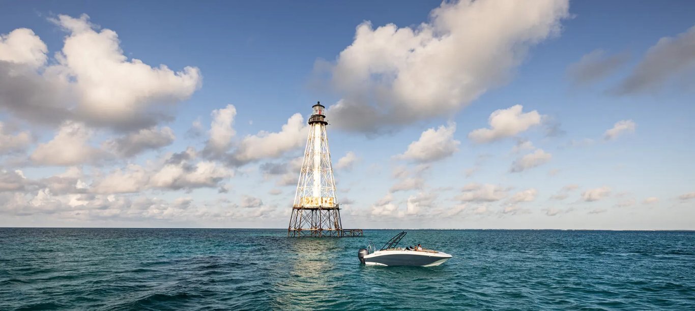 Hurricane SunDeck Sport 218 OB