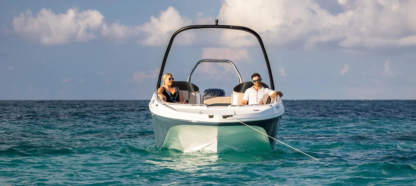 Hurricane SunDeck Sport 218 OB