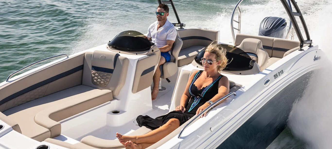 Hurricane SunDeck Sport 218 OB