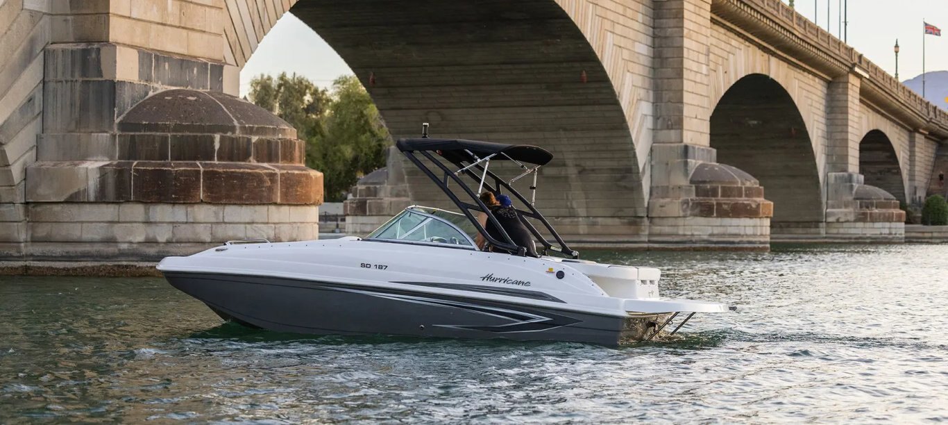 Hurricane SunDeck 187 IO Sterndrive
