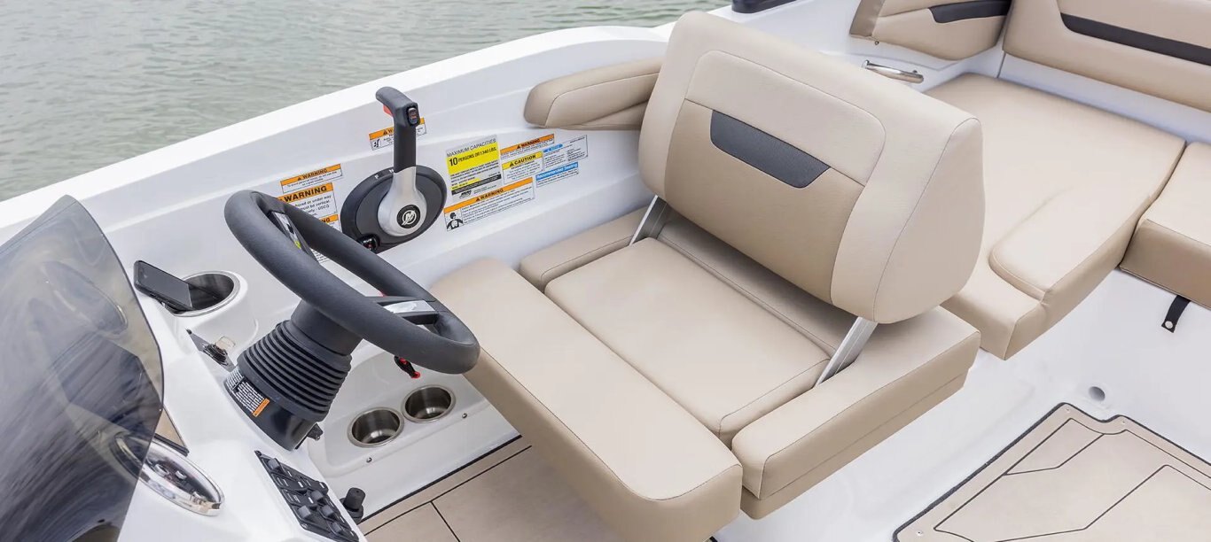 Hurricane SunDeck Sport 205 IO