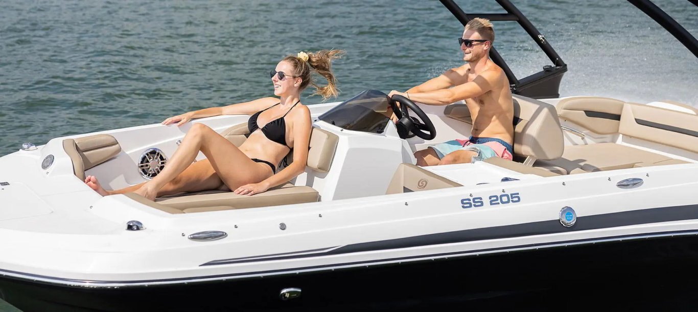 Hurricane SunDeck Sport 205 IO