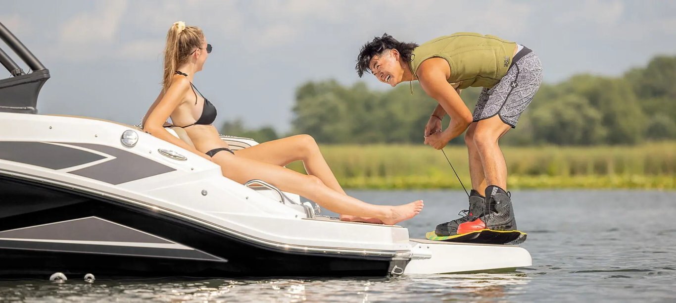 Hurricane SunDeck Sport 205 IO