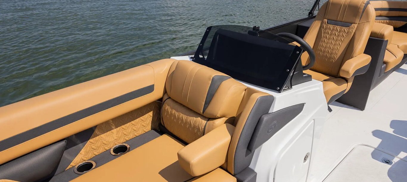 Hurricane FunDeck 2360 SBC OB