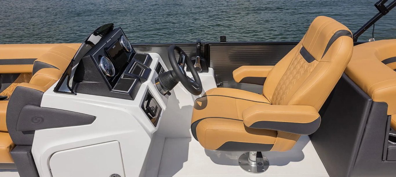 Hurricane FunDeck 2360 SBC OB