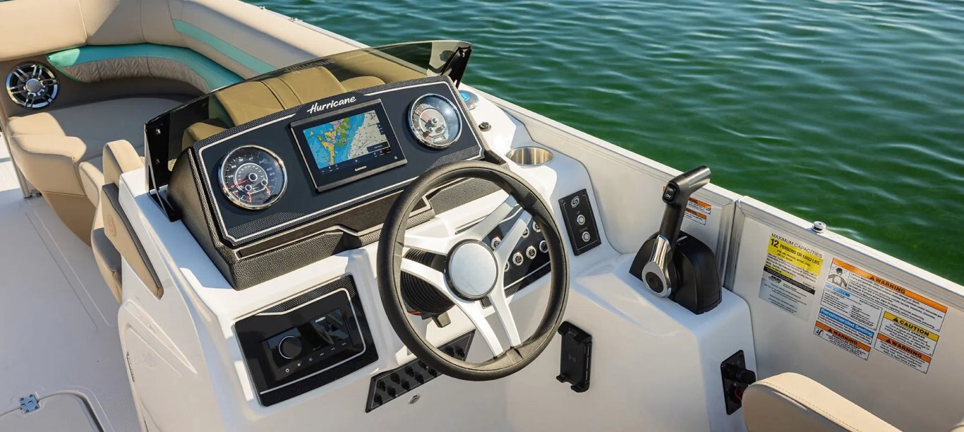 Hurricane FunDeck 2360 REF OB