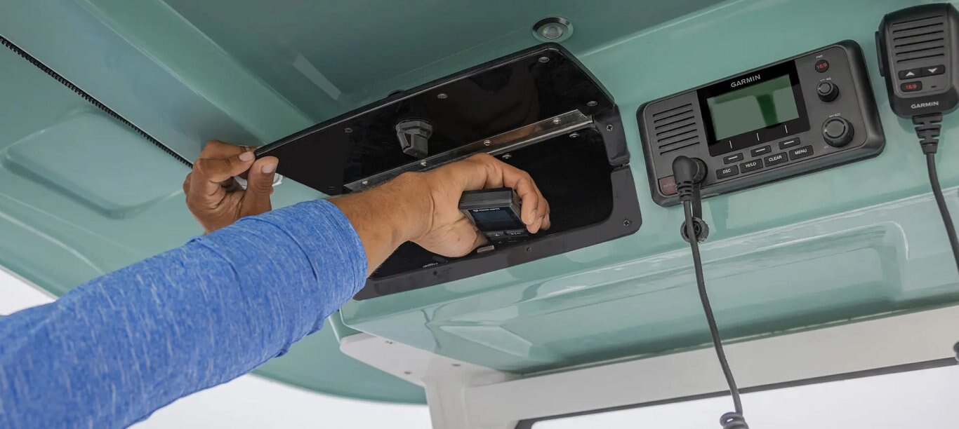 Hurricane Center Console 24 OB