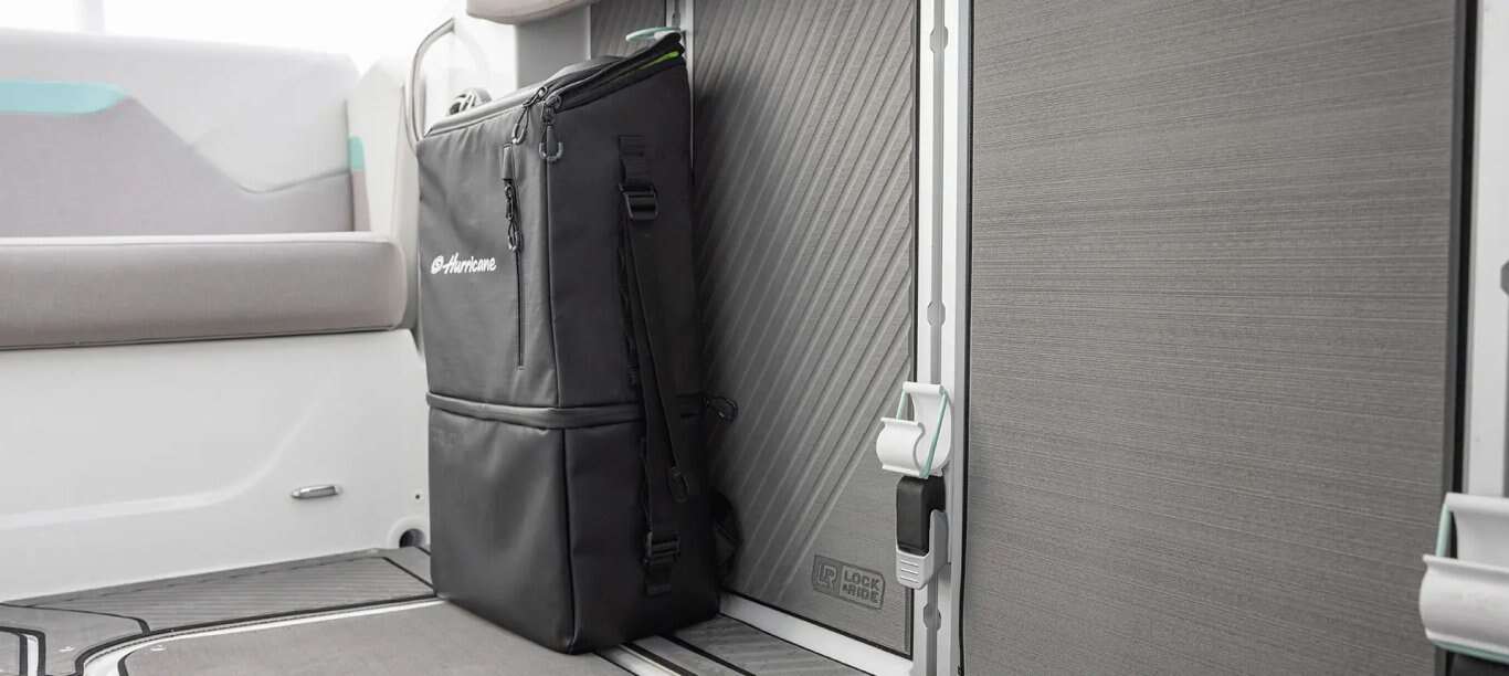 Hurricane Center Console 24 OB