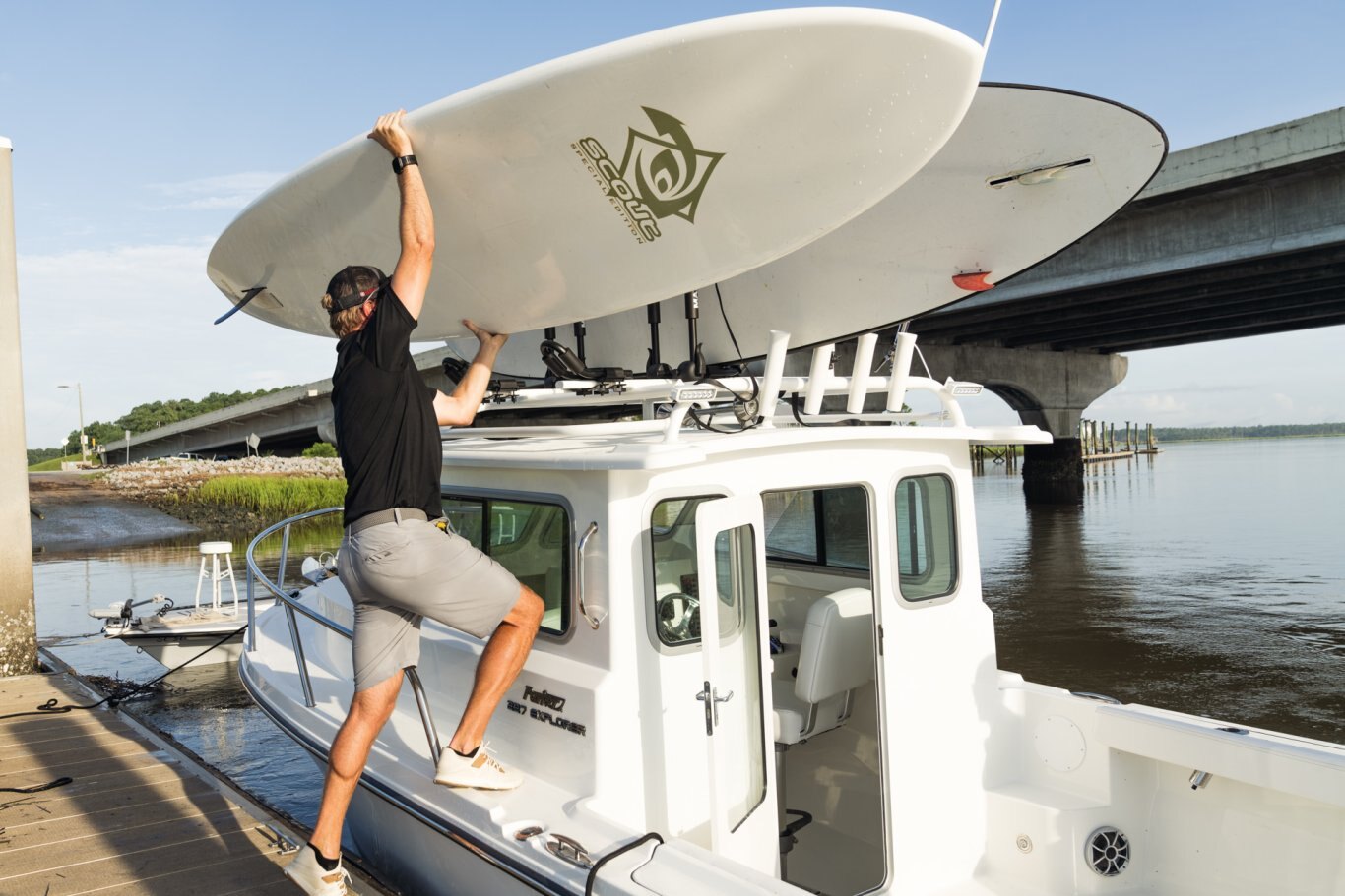 2026 Parker 227 EXPLORER