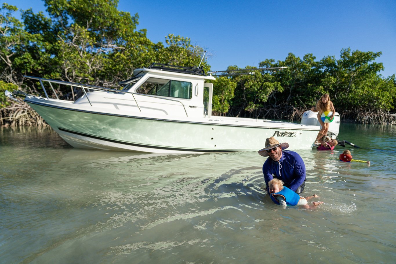 2026 Parker 247 EXPLORER